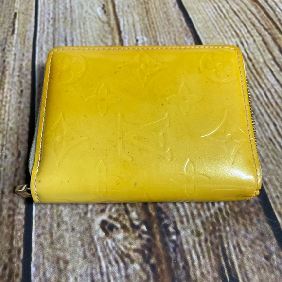 LV Vernis Compact Wallet - Picture 1 of 7